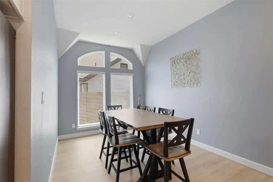 Light-filled breakfast area convenientlypositioned alongside the kitchen. Light-filled breakfast area convenientlypositioned alongside the kitchen.