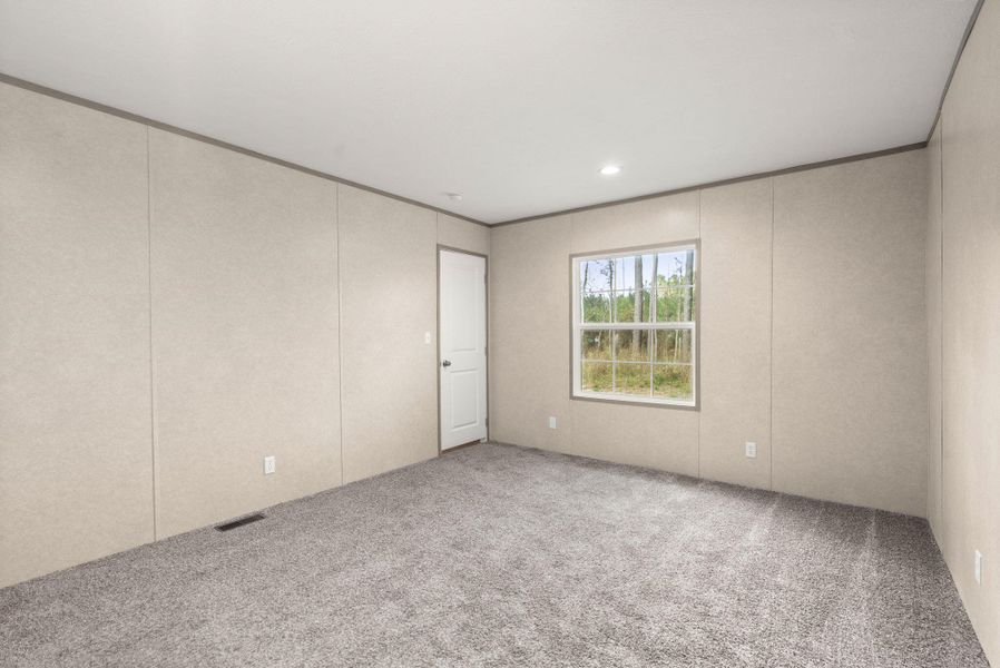 Spacious, unfurnished interior of a new home in , Summerville (Image 20).