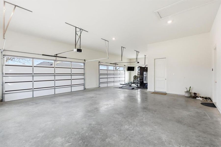 Spacious, unfurnished interior of a new home in , Melissa (Image 20).