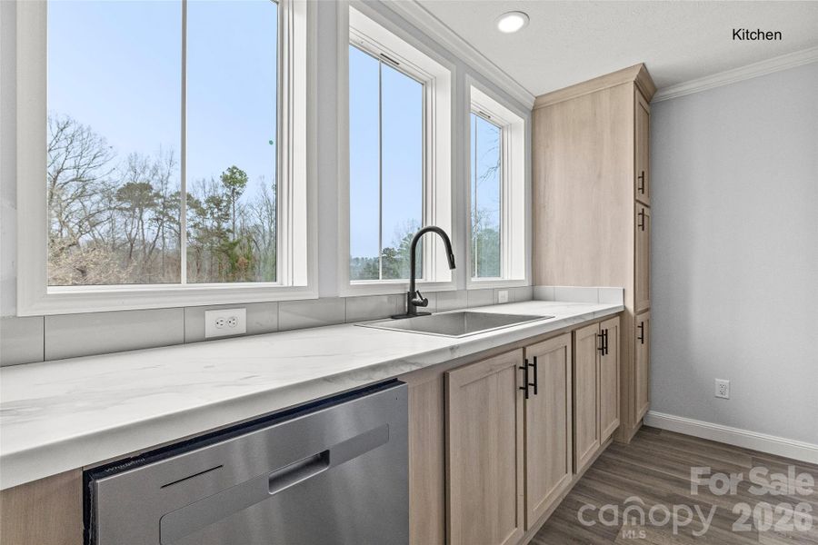 Stunning front windows with expansive view