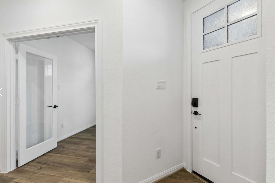 Spacious, unfurnished interior of a new home in Del Webb in Chambers Creek, Willis (Image 17).