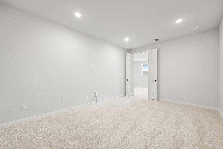 Spacious, unfurnished interior of a new home in Lagos Reserve, Manor (Image 26). Spacious, unfurnished interior of a new home in Lagos Reserve, Manor (Image 26).