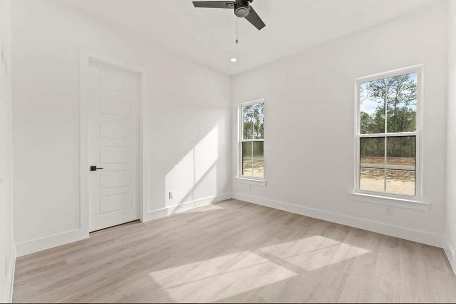 Spacious, unfurnished interior of a new home in , Conroe (Image 22).
