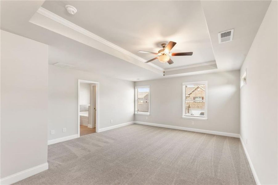 Spacious, unfurnished interior of a new home in Hellen Valley, Braselton (Image 17).