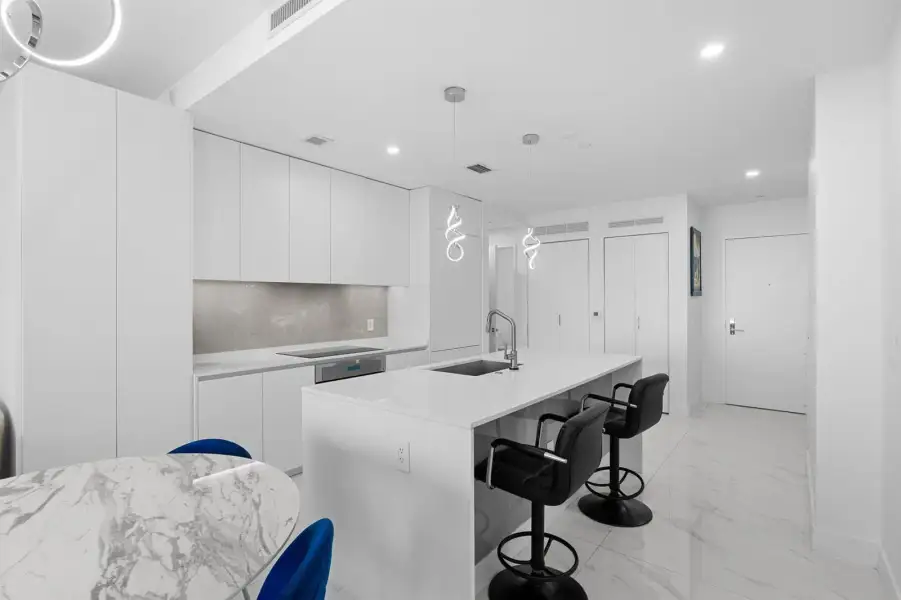 11-web-or-mls-A7401410