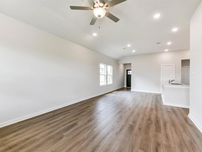 Spacious, unfurnished interior of a new home in River Ranch Meadows, Dayton (Image 21). Spacious, unfurnished interior of a new home in River Ranch Meadows, Dayton (Image 21).