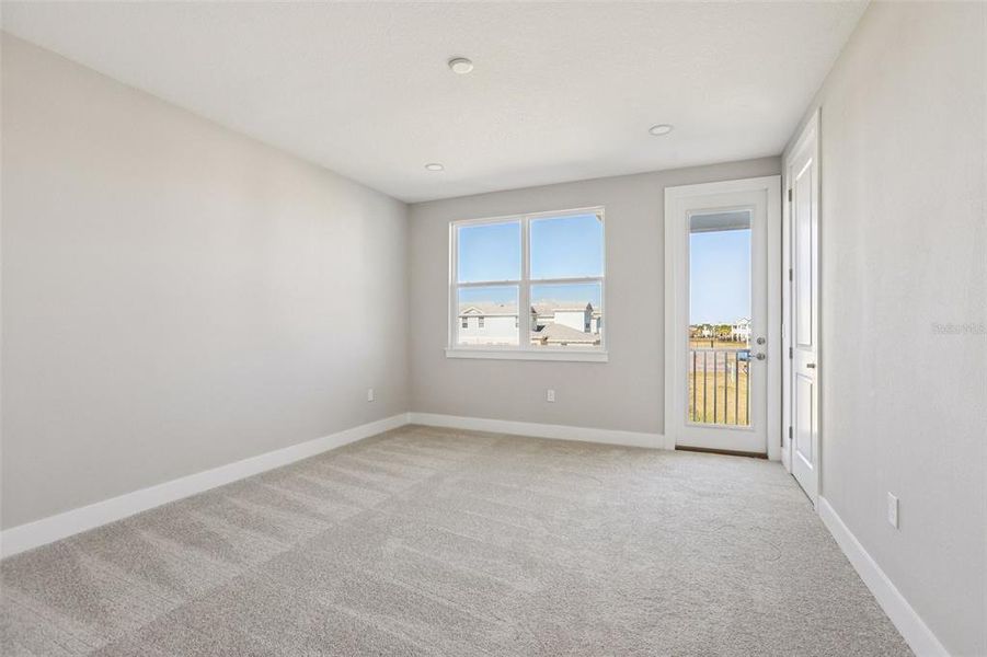 Spacious, unfurnished interior of a new home in Lagoon Residences at Epperson, Wesley Chapel (Image 25).