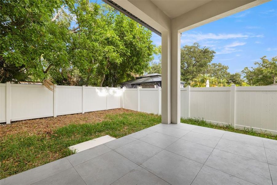 Exterior details and patio area of a home in , Tampa (Image 4).