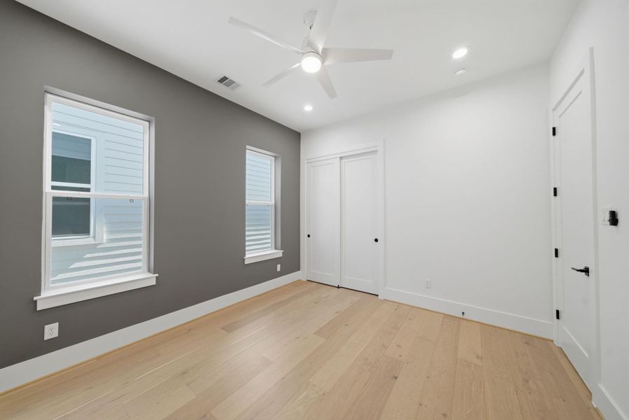Spacious, unfurnished interior of a new home in , Houston (Image 28).