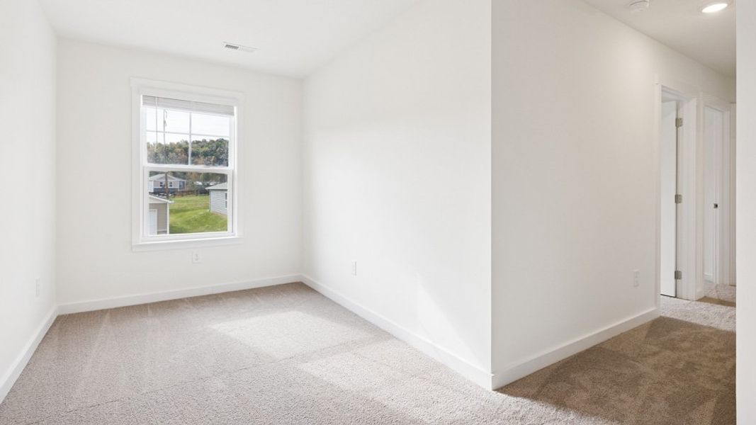 Spacious, unfurnished interior of a new home in Emory Creek, Harriman (Image 12).