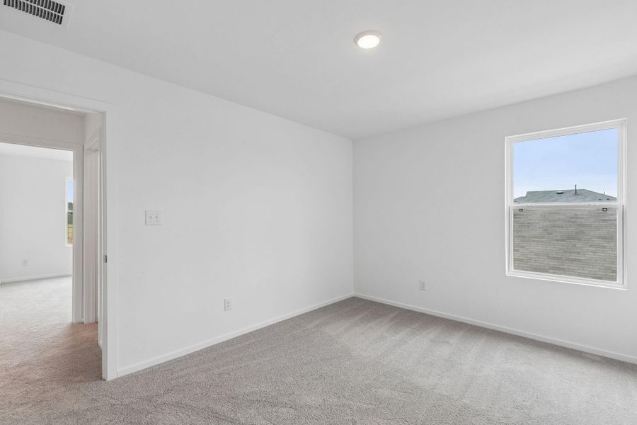 Spacious, unfurnished interior of a new home in Montgomery Bend, Montgomery (Image 11).