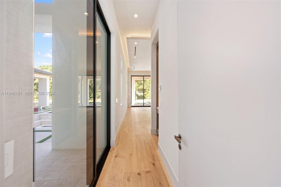 Spacious, unfurnished interior of a new home in , Pinecrest (Image 75).