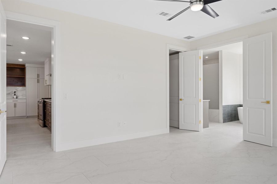Spacious, unfurnished interior of a new home in , Georgetown (Image 26).