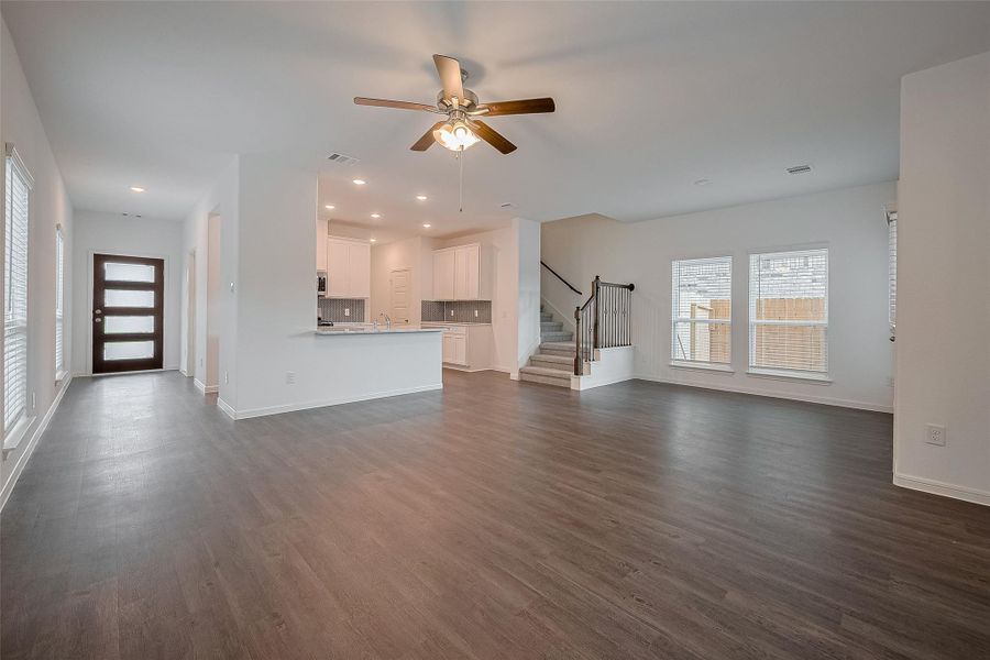 Spacious, unfurnished interior of a new home in Mill Creek Trails, Magnolia (Image 17).