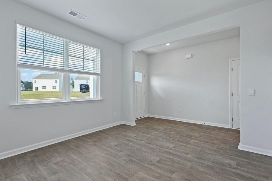 Spacious, unfurnished interior of a new home in Lakeview at Kitfield, Moncks Corner (Image 19).