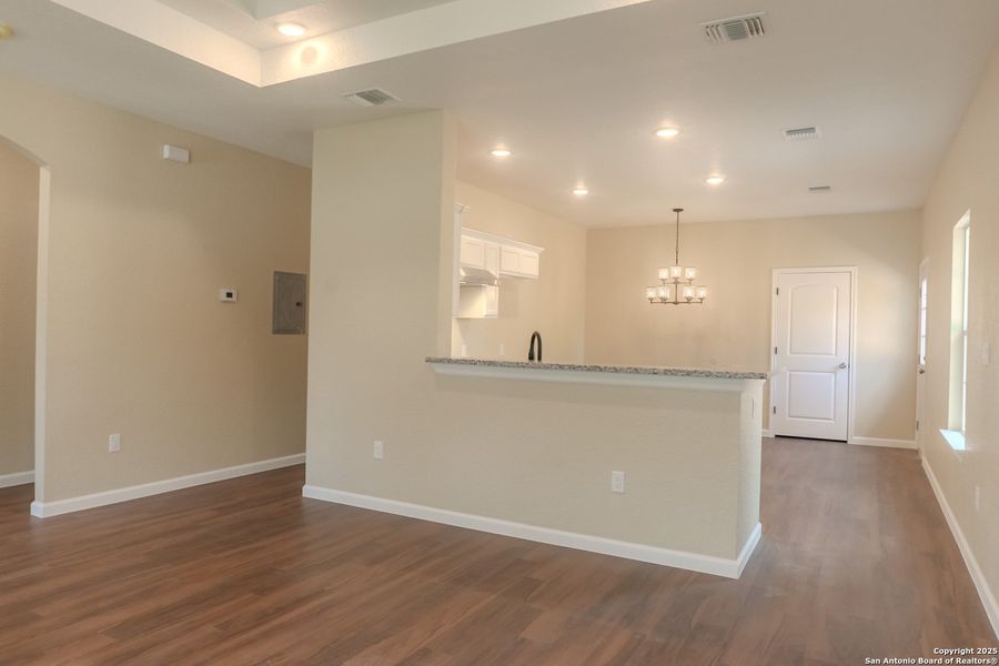 Spacious, unfurnished interior of a new home in , San Antonio (Image 9).