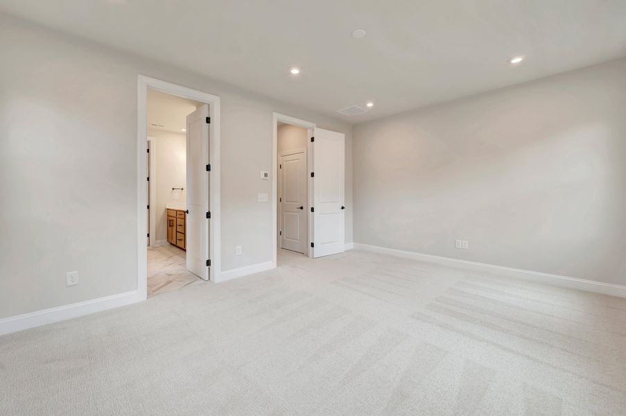 Spacious, unfurnished interior of a new home in Old Town Village, Waxhaw (Image 23).