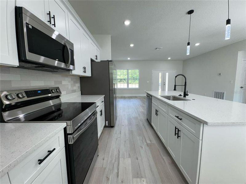 MODEL HOME MODEL HOME