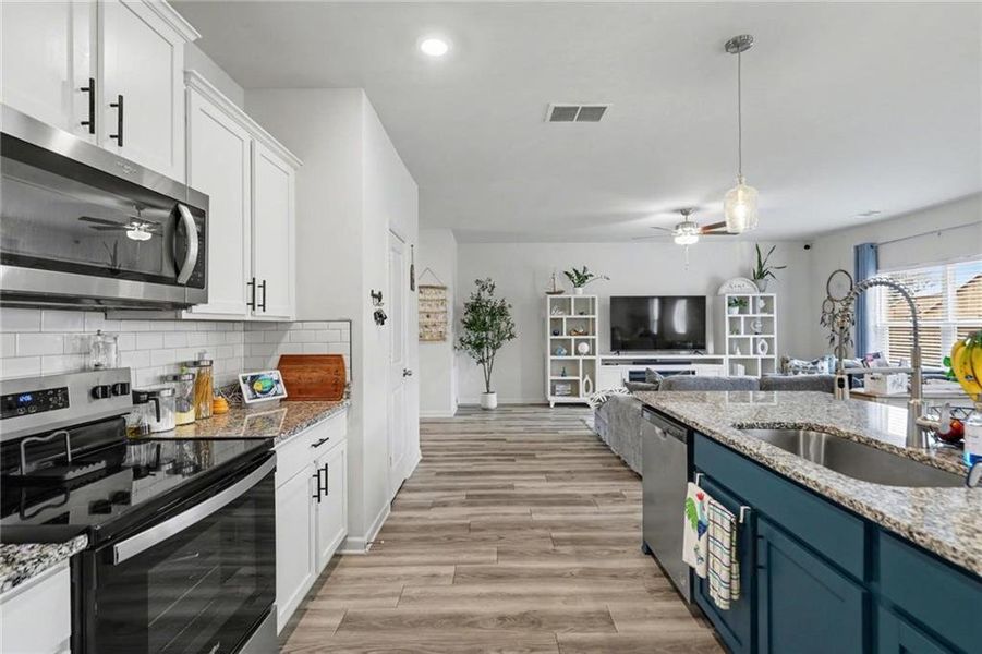 Furnished interior view inside a new home in , Villa Rica (Image 22).