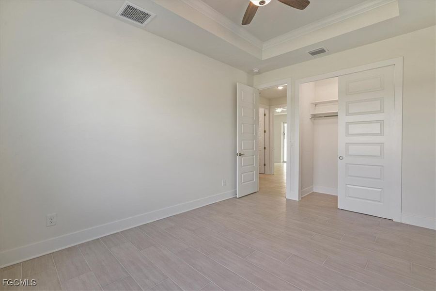 Spacious, unfurnished interior of a new home in Cape Coral, Cape Coral (Image 36).