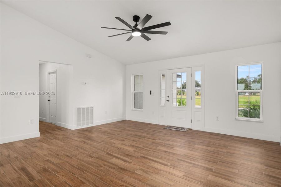 Spacious, unfurnished interior of a new home in , Sebring (Image 32).