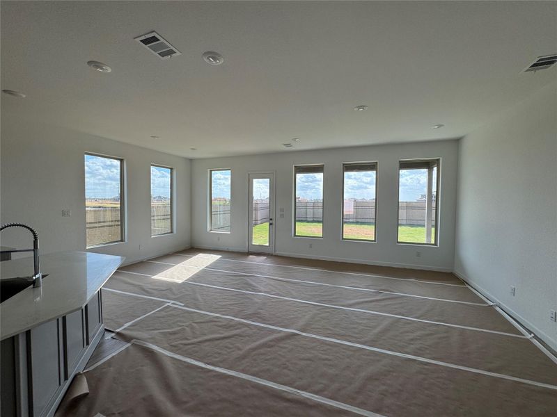 *Not actual home, pictures representative of same floor plan* *Not actual home, pictures representative of same floor plan*