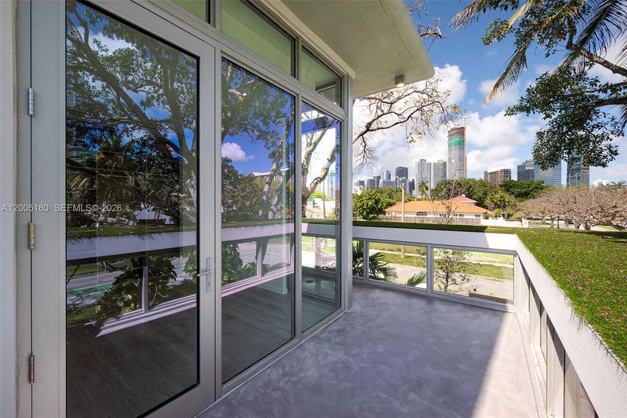 Exterior details and patio area of a home in , Miami (Image 27).
