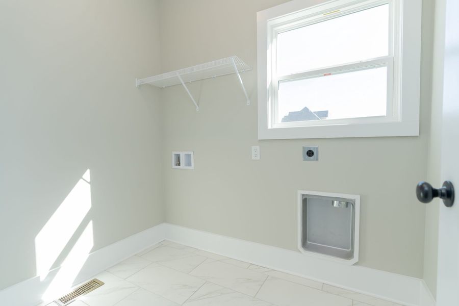 Spacious, unfurnished interior of a new home in Creekside, Cleveland (Image 32). Spacious, unfurnished interior of a new home in Creekside, Cleveland (Image 32).