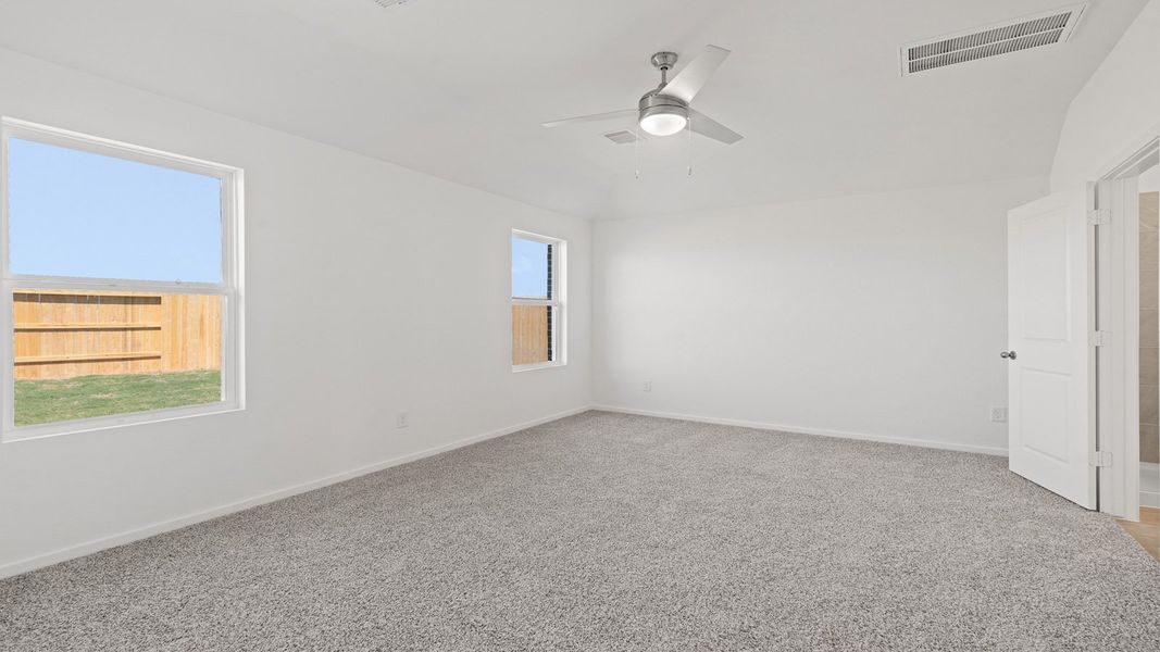 Spacious, unfurnished interior of a new home in Sunterra Lakes, Brookshire (Image 22). Spacious, unfurnished interior of a new home in Sunterra Lakes, Brookshire (Image 22).