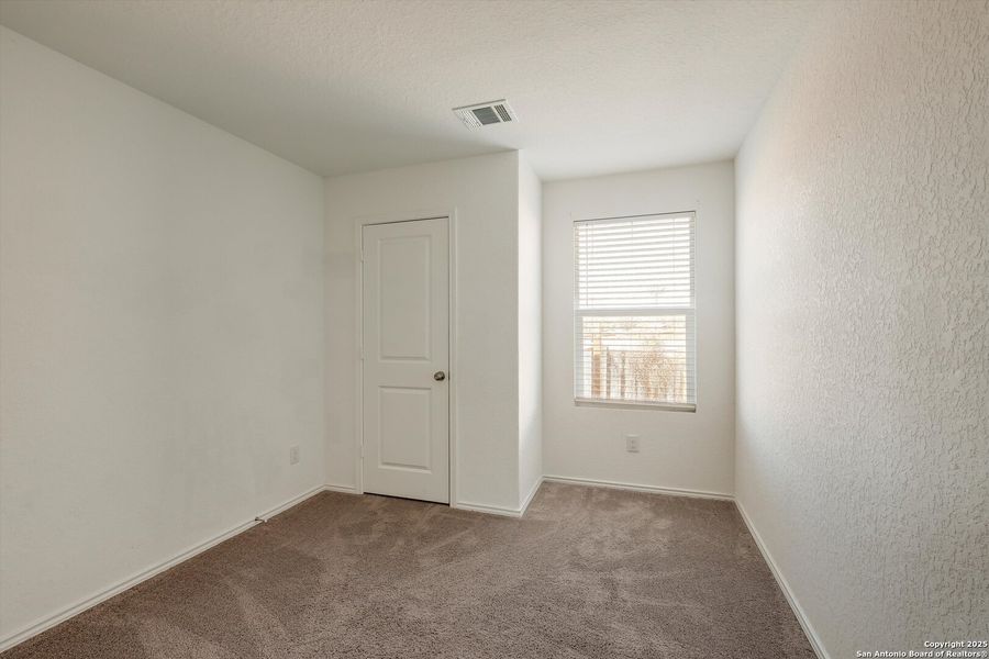 Spacious, unfurnished interior of a new home in , San Antonio (Image 14).