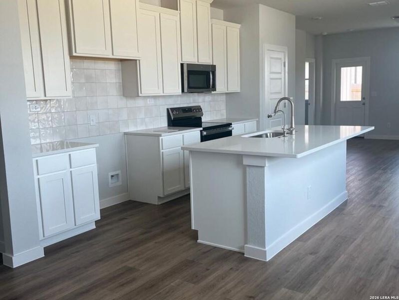 Furnished interior view inside a new home in Highland Ridge, New Braunfels (Image 4).