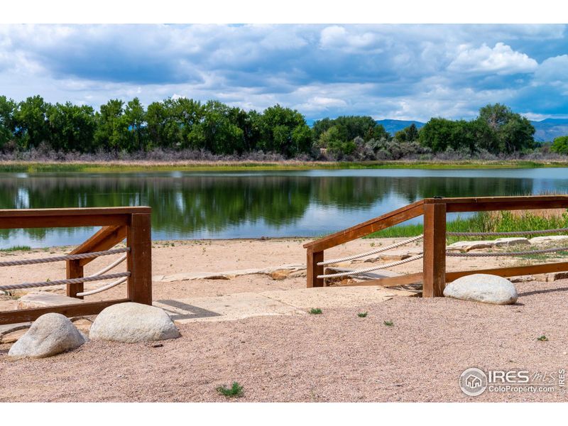 Beach access to Richards Lake