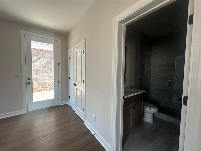 Spacious, unfurnished interior of a new home in Waterside Single Family, Peachtree Corners (Image 37).