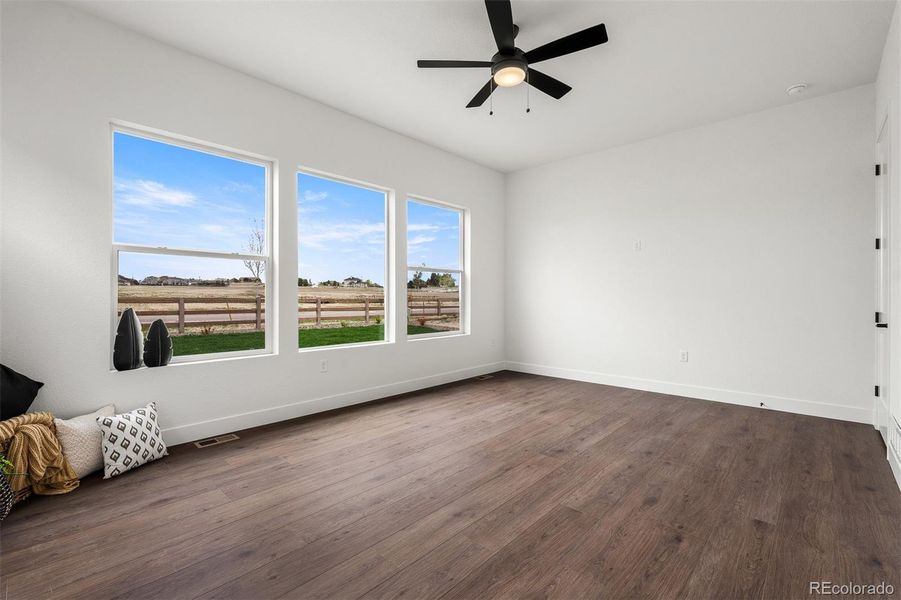 Spacious, unfurnished interior of a new home in Wolf Ranch - Enclave Collection, Colorado Springs (Image 31).