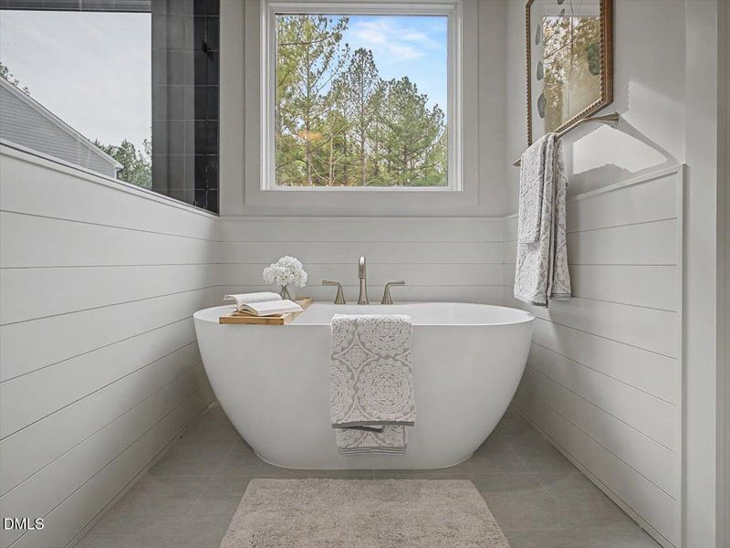 064-Primary Bathroom