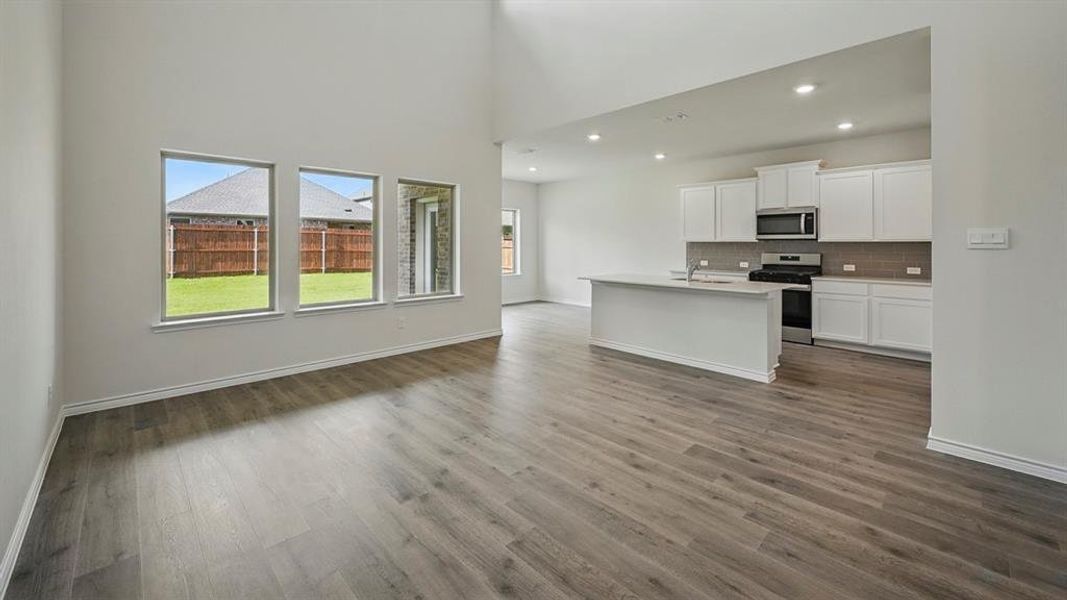 Spacious, unfurnished interior of a new home in Liberty Crossing, Royse City (Image 27). Spacious, unfurnished interior of a new home in Liberty Crossing, Royse City (Image 27).