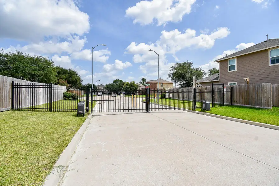 Community amenities in , Houston (Image 31). Community amenities in , Houston (Image 31).