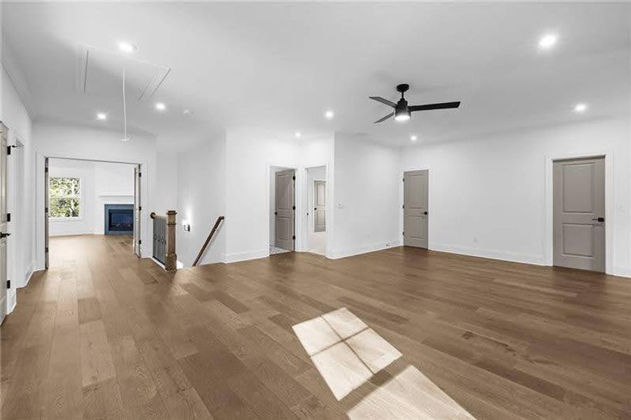 Spacious, unfurnished interior of a new home in Livingstone Park, Kennesaw (Image 31).