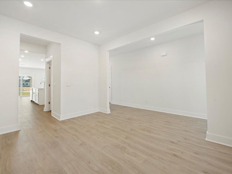 Spacious, unfurnished interior of a new home in , Summerville (Image 12).