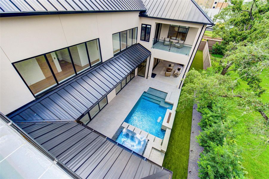 Exterior details and patio area of a home in , Houston (Image 21).