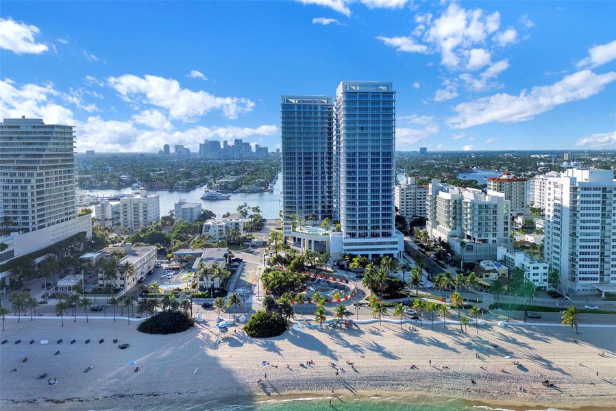 Condo located in Fort Lauderdale, FL showcasing its design and architecture (Image 44).