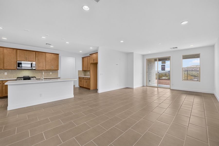 Spacious, unfurnished interior of a new home in Ladera Trails, Queen Creek (Image 16). Spacious, unfurnished interior of a new home in Ladera Trails, Queen Creek (Image 16).