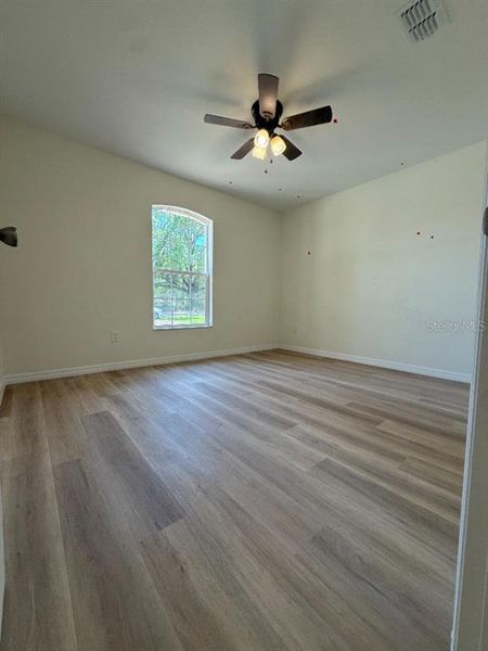 Spacious, unfurnished interior of a new home in , Dunnellon (Image 16).