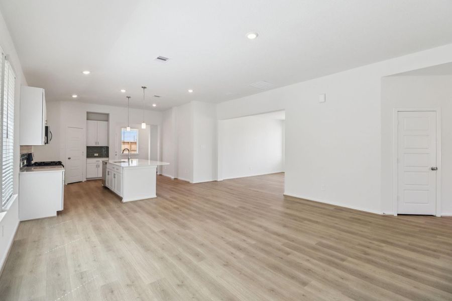 Spacious, unfurnished interior of a new home in Landing Meadows - Premier Series, New Caney (Image 15). Spacious, unfurnished interior of a new home in Landing Meadows - Premier Series, New Caney (Image 15).