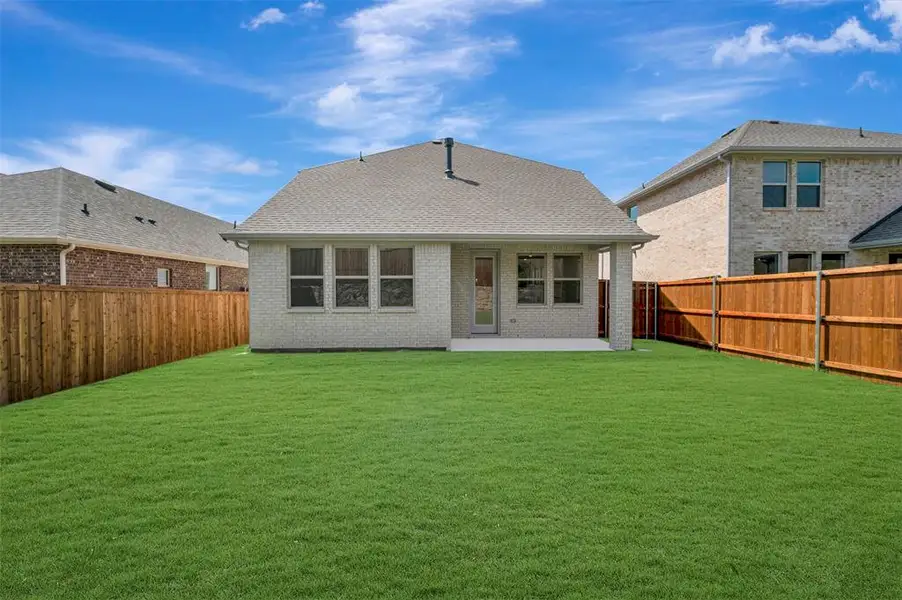Exterior details and patio area of a home in Heritage Ranch, Sherman (Image 2). Exterior details and patio area of a home in Heritage Ranch, Sherman (Image 2).