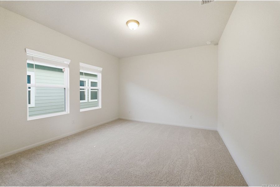 Spacious, unfurnished interior of a new home in Garden Grove, San Antonio (Image 21).