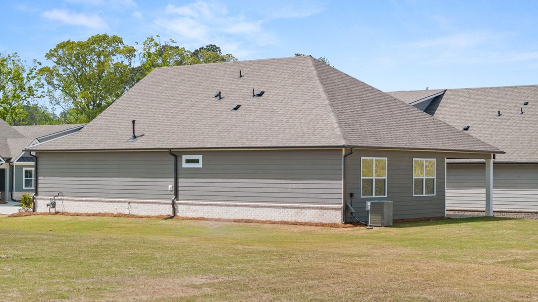 Representative exterior details of a home built from the BRISTOL by D.R. Horton in Hamptons at Riverwood North, Dallas (Image 21).