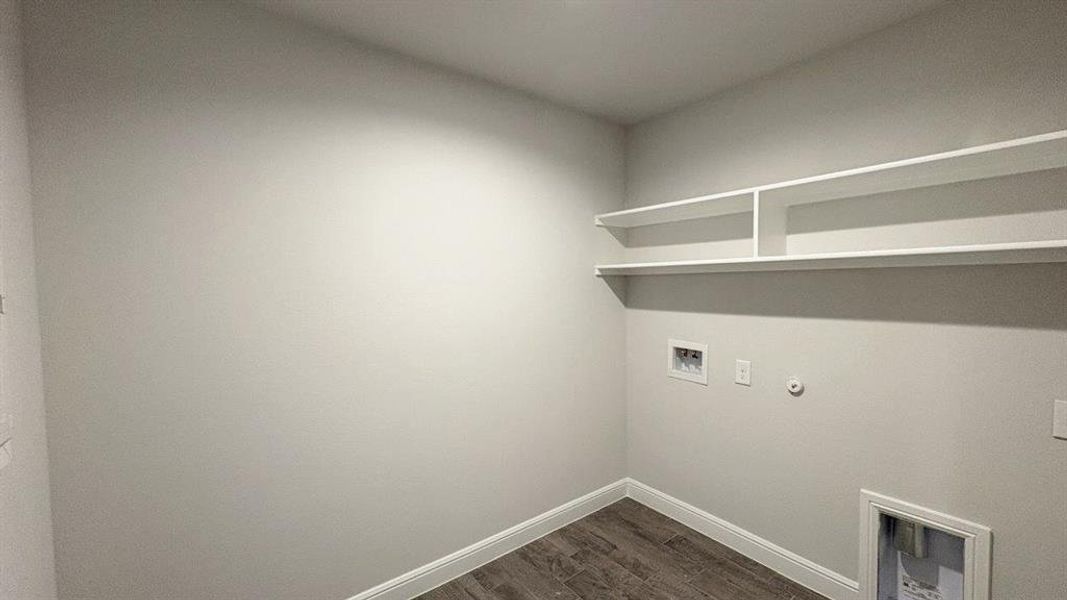 Spacious, unfurnished interior of a new home in Sandstone Estates, Granbury (Image 12). Spacious, unfurnished interior of a new home in Sandstone Estates, Granbury (Image 12).