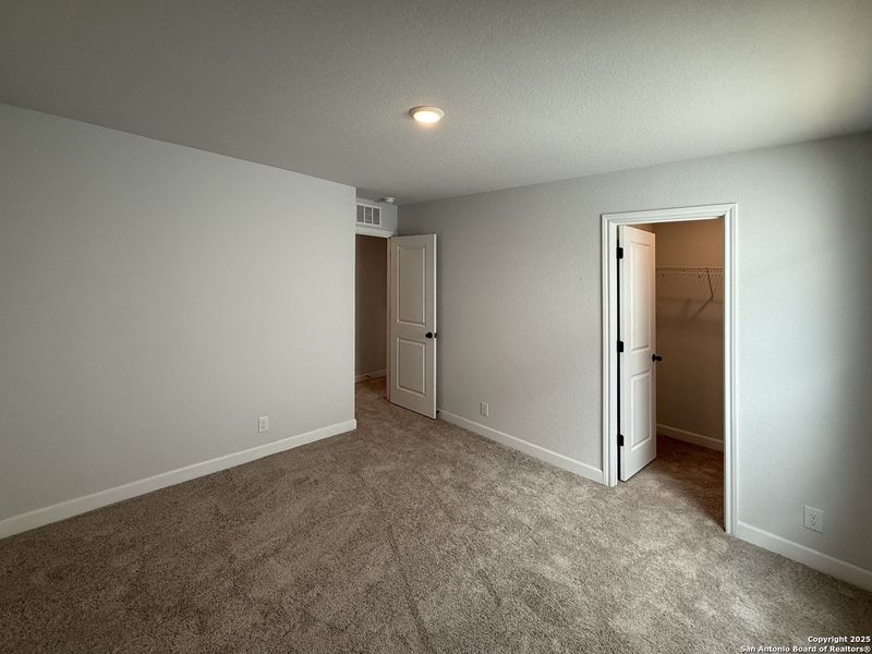 Spacious, unfurnished interior of a new home in Enclave at Hennersby Hollow 50's, San Antonio (Image 13). Spacious, unfurnished interior of a new home in Enclave at Hennersby Hollow 50's, San Antonio (Image 13).