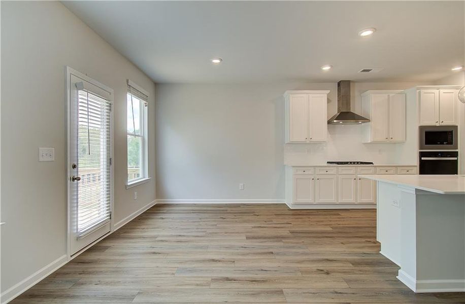 Spacious, unfurnished interior of a new home in Cooper Park, McDonough (Image 20).